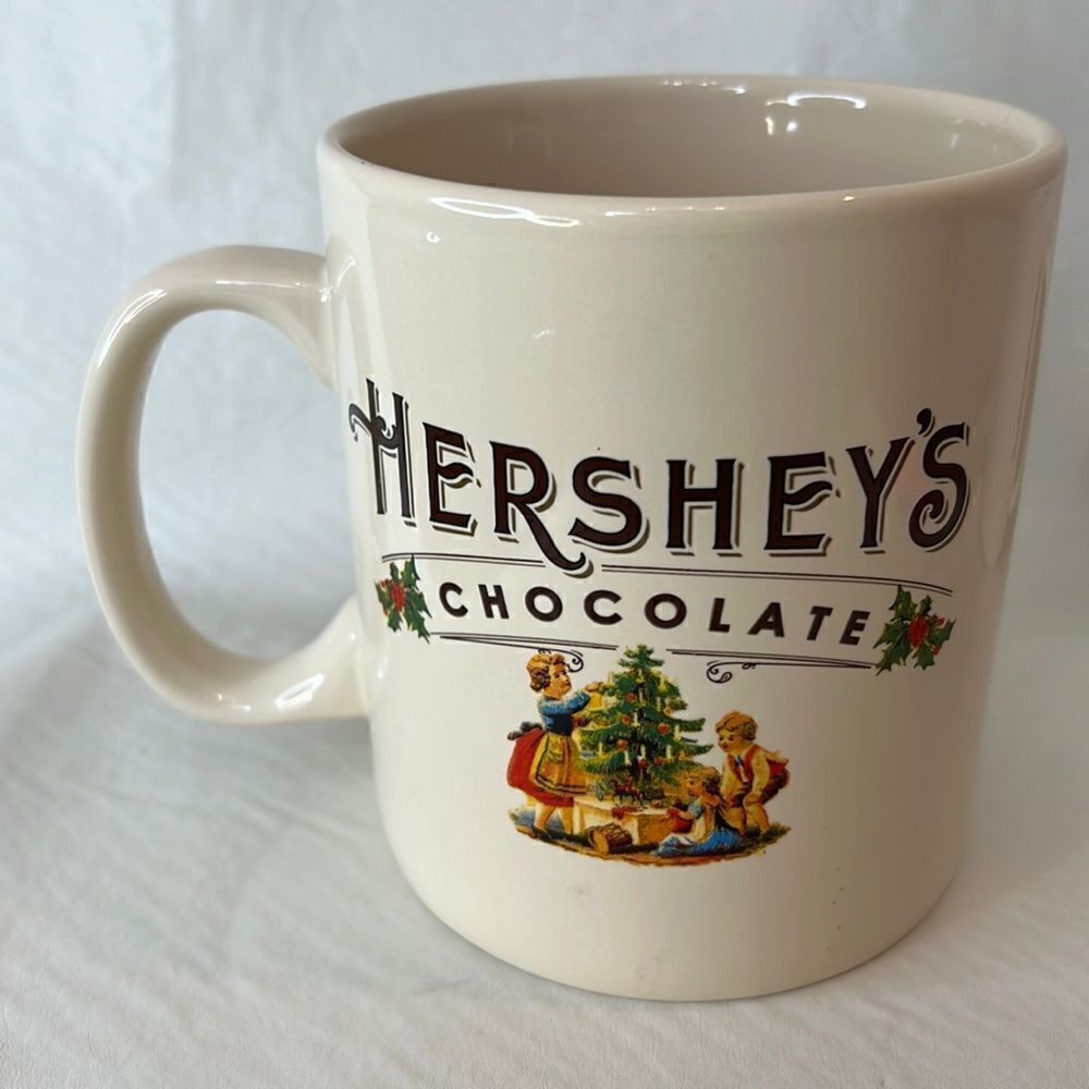 Hersheys Galerie Chocolate Chistmas Mug 32 Oz 5 In Tall 4 1/2 In Round Cream